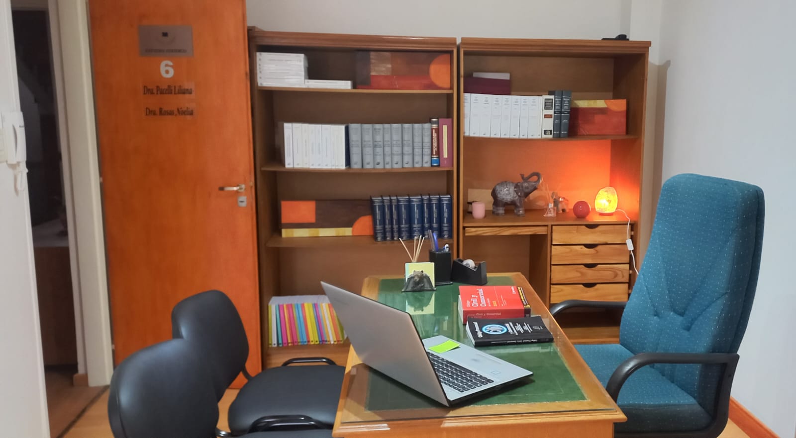 Interior del estudio jurídico Dra. Noelia Rosas